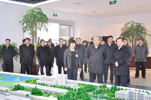 市委書記、市人大常委會主任張少軍（右二）一行來我公司參觀時的情景